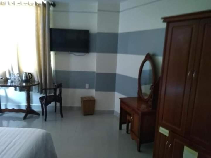 Khach San Long Ty Hotel Ca Mau Exterior photo