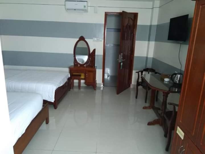 Khach San Long Ty Hotel Ca Mau Exterior photo